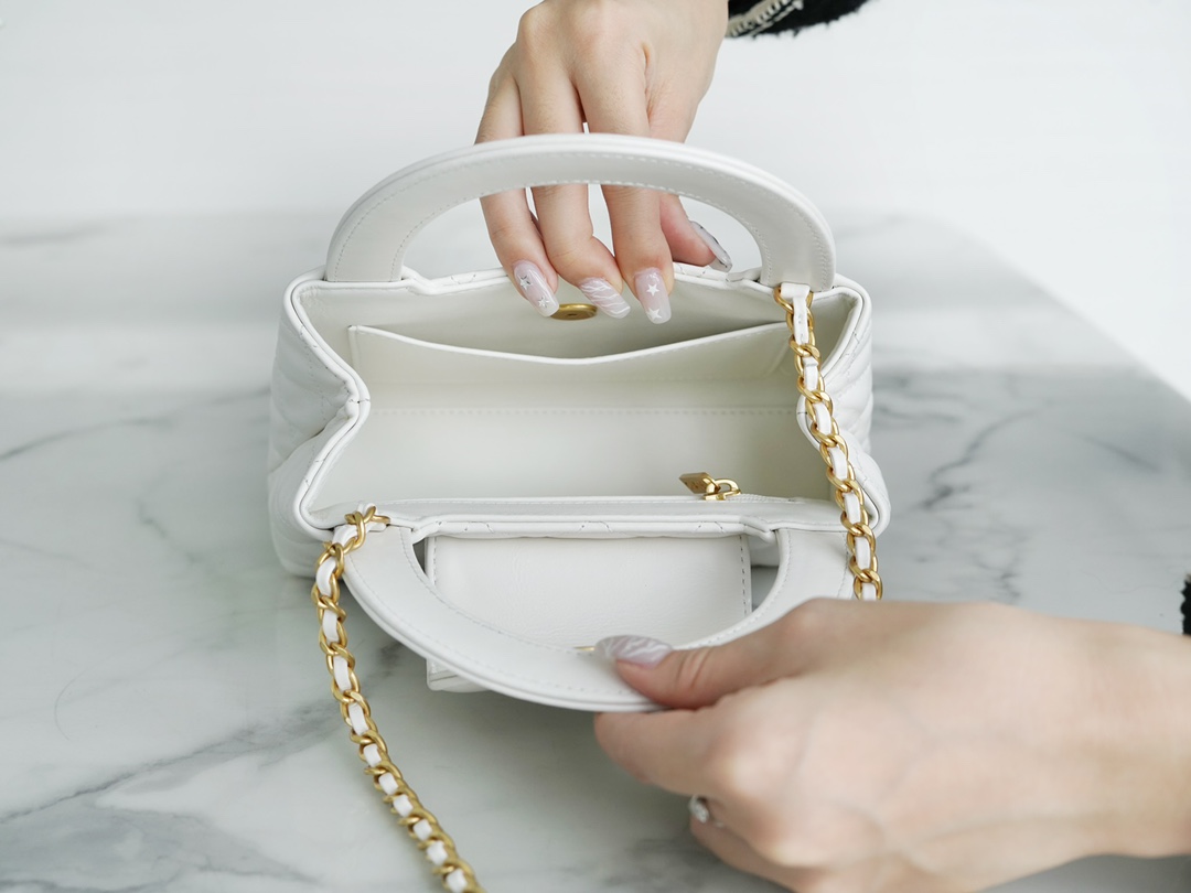 最高級シャネルスーパーコピー シャネルバッグコピー CHANEL ミニ ショッピング バッグ ホワイト AS4416 B14296 10601 カーフスキン ゴールド金具 - 画像 (5)