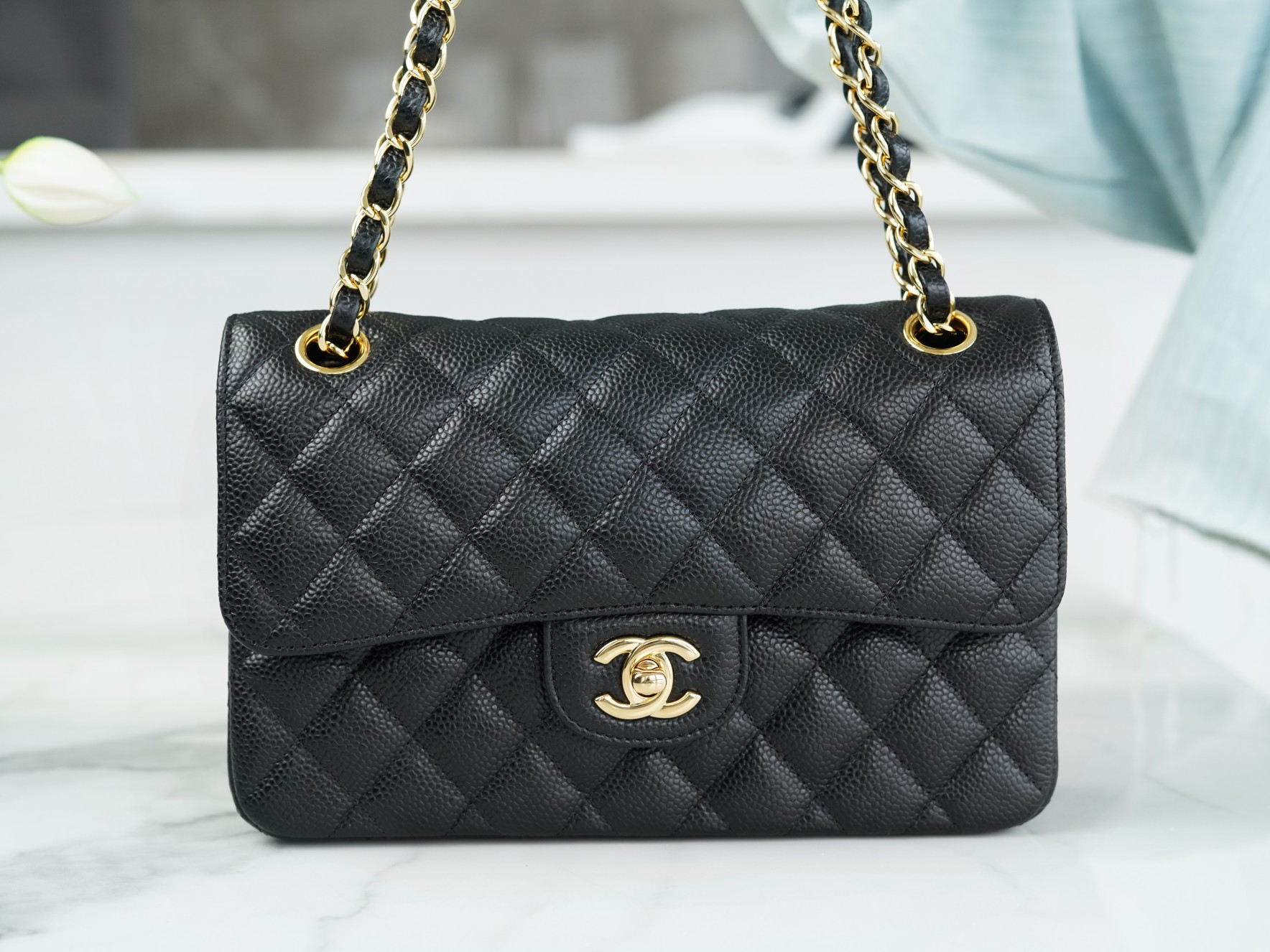 最高級シャネルスーパーコピー シャネルバッグコピー CHANEL クラシック スモール ハンドバッグ ブラック A01113 Y01864 C3906 キャビアスキン ゴールド金具 - 画像 (9)