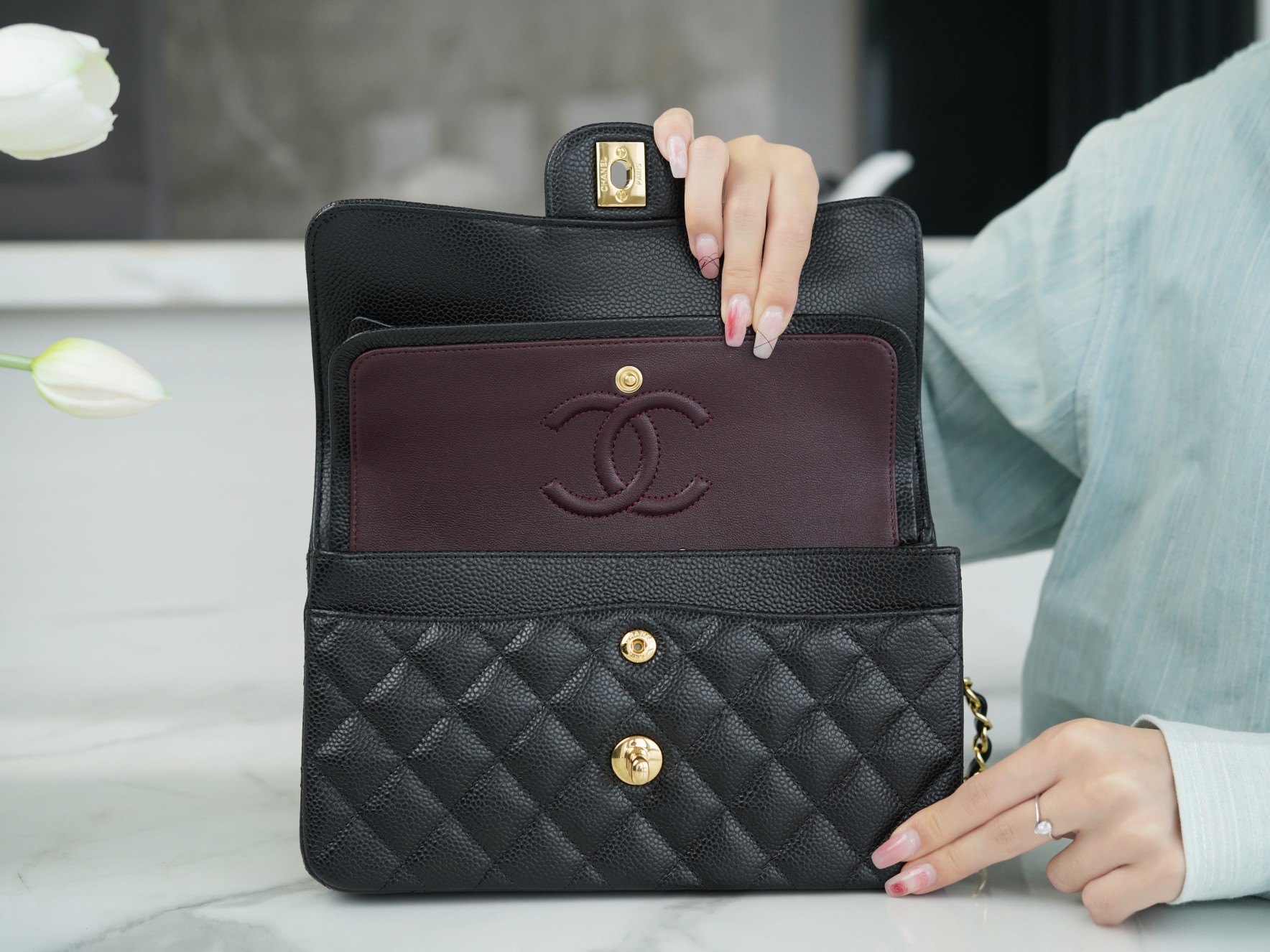 最高級シャネルスーパーコピー シャネルバッグコピー CHANEL クラシック スモール ハンドバッグ ブラック A01113 Y01864 C3906 キャビアスキン ゴールド金具 - 画像 (8)