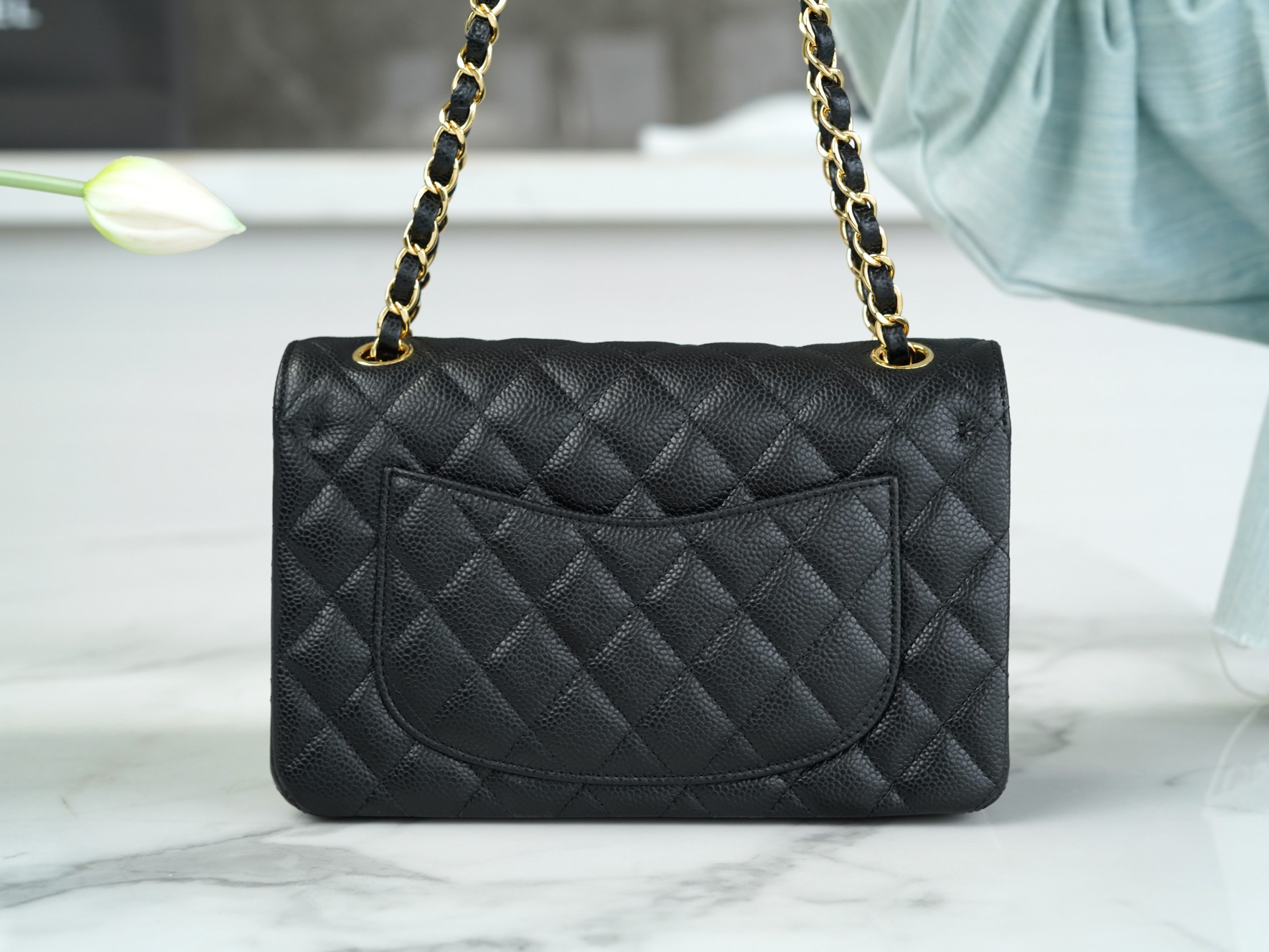 最高級シャネルスーパーコピー シャネルバッグコピー CHANEL クラシック スモール ハンドバッグ ブラック A01113 Y01864 C3906 キャビアスキン ゴールド金具 - 画像 (5)