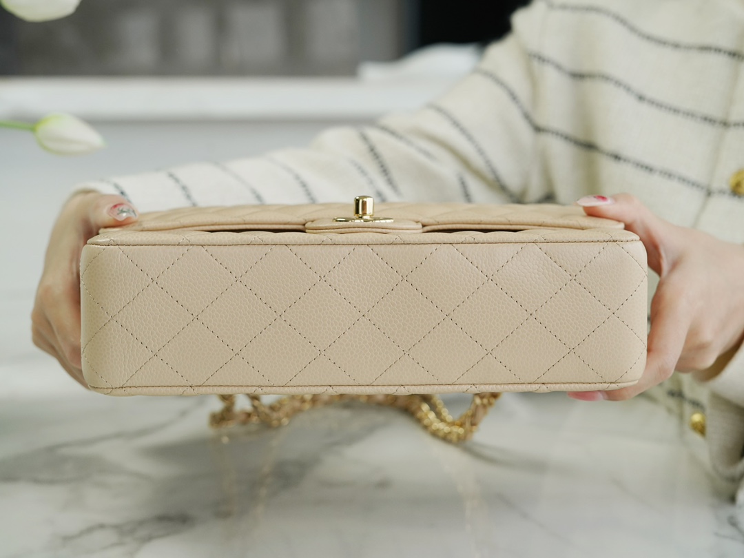 最高級シャネルスーパーコピー シャネルバッグコピー CHANEL 11.12 クラシック ハンドバッグ ベージュ A01112 B10583 NZG75 キャビアスキン ゴールド金具 - 画像 (4)