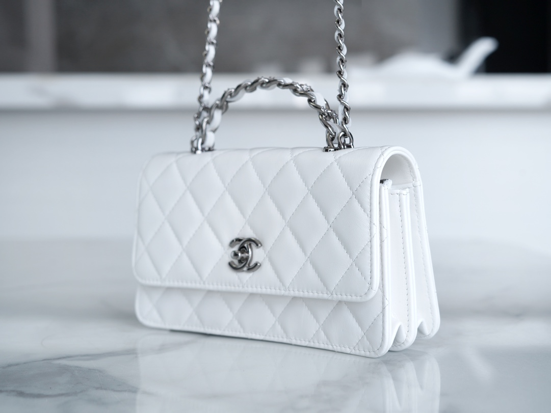 最高級シャネルスーパーコピー シャネルバッグコピー CHANEL マトラッセ チェーンクラッチ バッグ ホワイト AP3566 B14291 10601 ラムスキン シルバー金具 - 画像 (7)