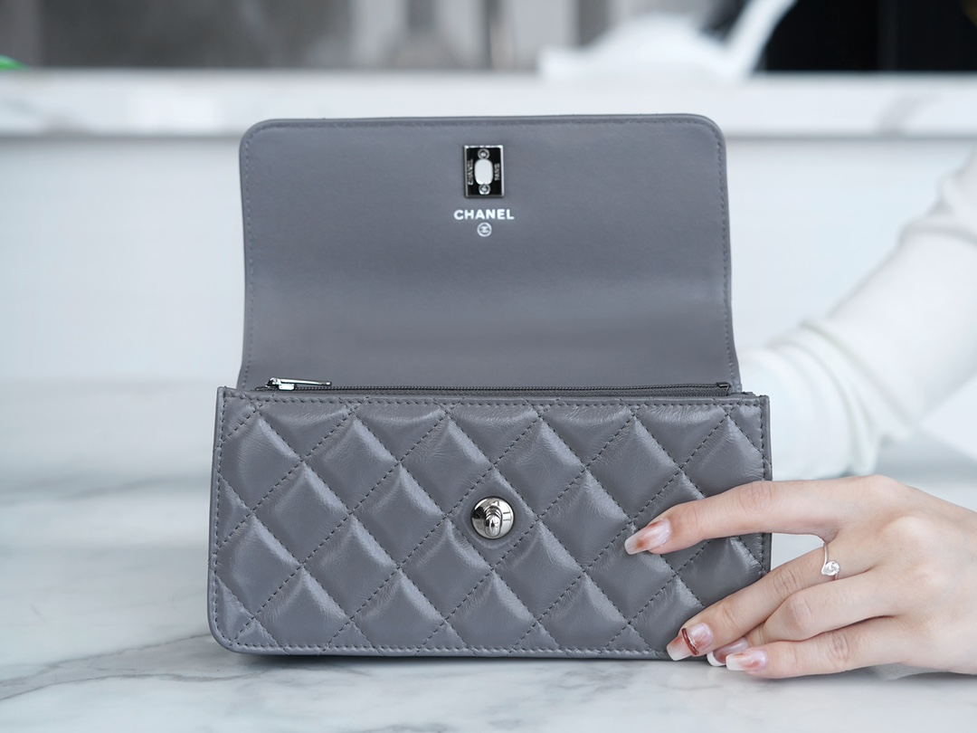 最高級シャネルスーパーコピー シャネルバッグコピー CHANEL マトラッセ チェーンクラッチ バッグ グレー AP3566 B14291 NR652 ラムスキン シルバー金具 - 画像 (4)