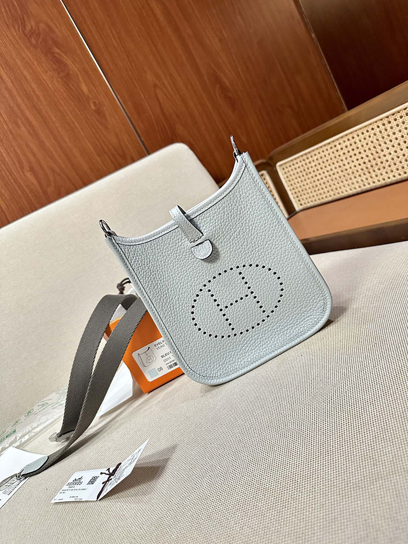 最高級エルメススーパーコピー エヴリンTPMコピー エヴリン 16 TPM ブルーペールxエトゥープ トリヨンクレマンス シルバー金具 - 画像 (4)