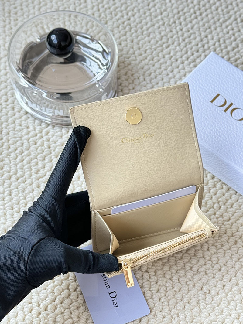 N品 DIOR ディオール財布コピー Dior Caro Glycine ウォレット S5132UWHC_M51U パウダーベージュ ゴールド金具 激安優良店 - 画像 (2)