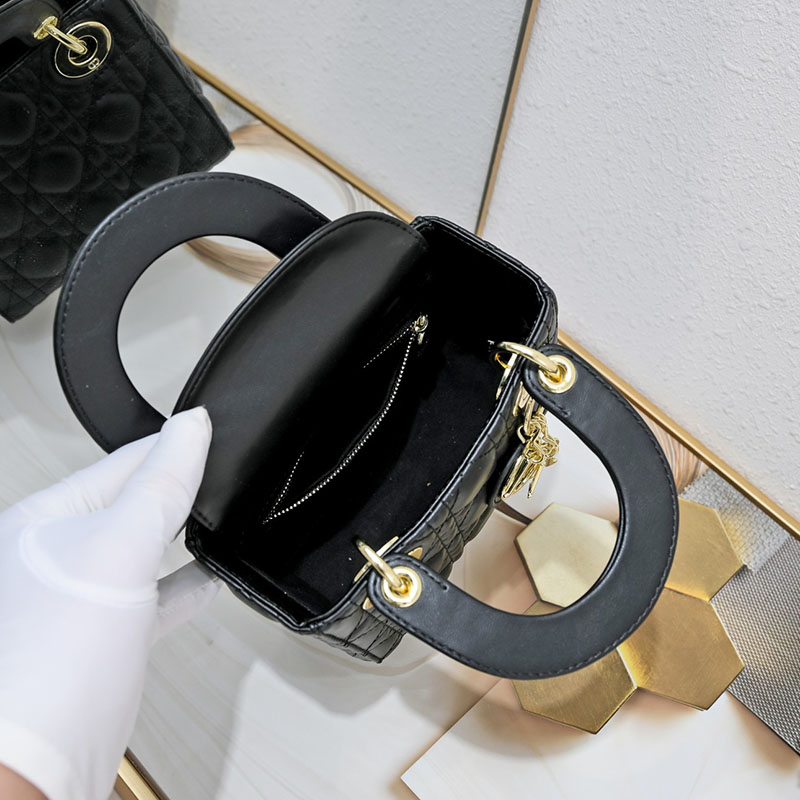 N品 DIOR ディオール Lady Dior バッグ ミニ M0505ONGE_M900 黒 ブラック ゴールド金具 激安優良店 - 画像 (4)