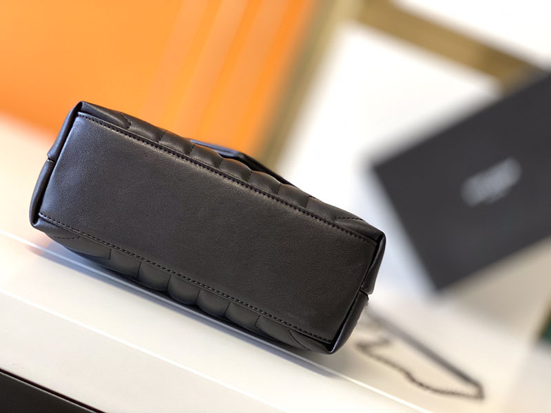 N品 YSL サンローラン バッグ 40代 ルル スモール ブラック 494699DV7261000 ラムスキン シルバー金具 - 画像 (7)
