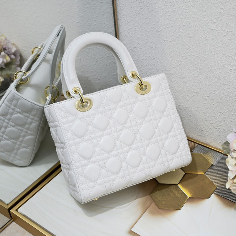 N品 DIOR ディオール Lady Dior バッグ ミディアム M0565ONGE_M030 ホワイト ゴールド金具 激安優良店 - 画像 (9)