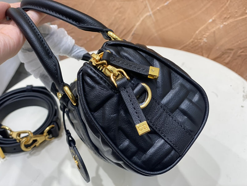 N品 DIOR ディオール Dior Groove 16 ミニバッグ S4000UBOL_M900 黒 ブラック ゴールド金具 激安優良店 - 画像 (7)