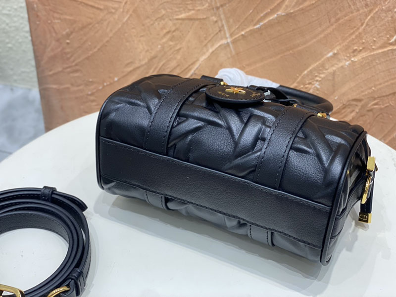 N品 DIOR ディオール Dior Groove 16 ミニバッグ S4000UBOL_M900 黒 ブラック ゴールド金具 激安優良店 - 画像 (5)