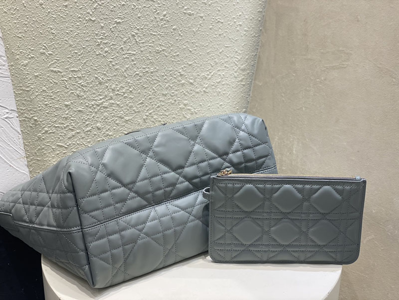超N品 ディオールバッグコピー Dior Toujours バッグ ミディアム M2821OSHJ_M41G ストーングレー カーフスキン ゴールド金具 - 画像 (4)