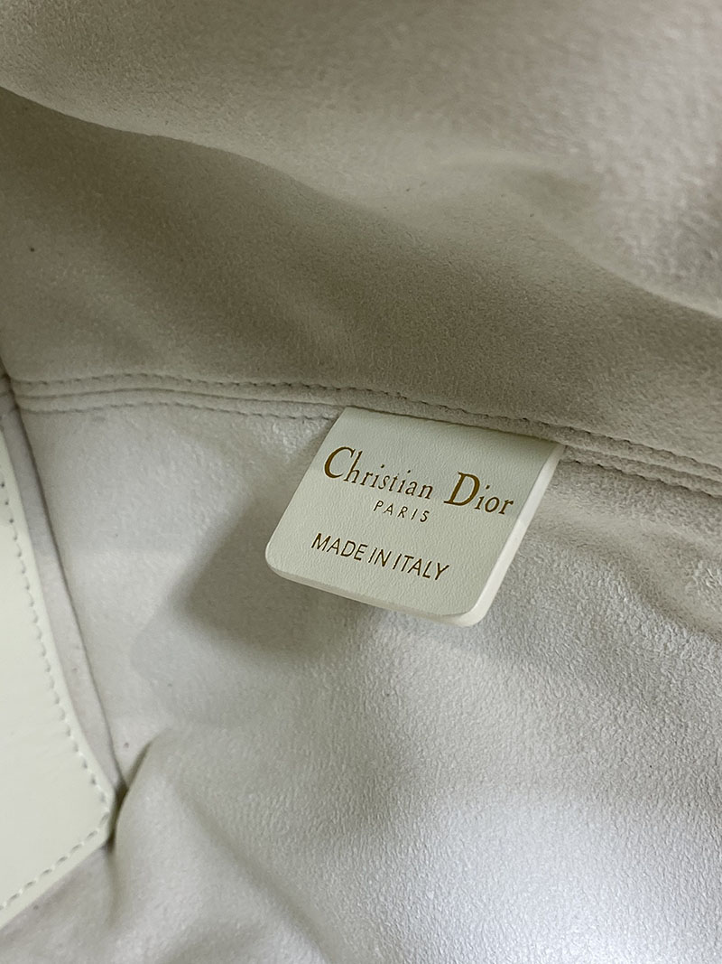 超N品 ディオールバッグコピー Dior Toujours バッグ ミディアム M2821OSHJ_M030 ホワイト カーフスキン ゴールド金具 - 画像 (2)