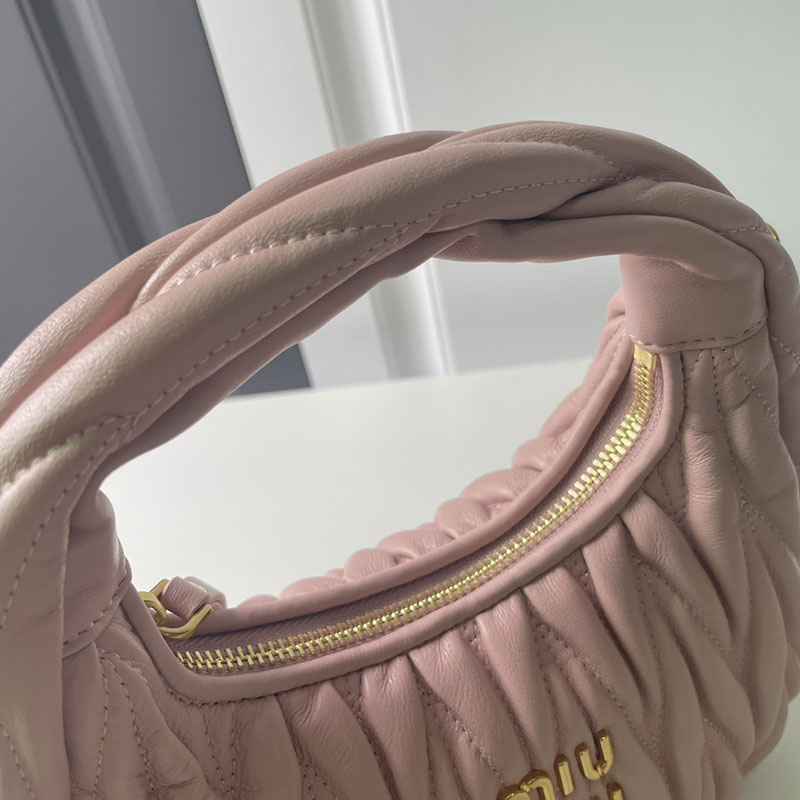 N品 MiuMiu ミュウミュウ ワンダー マテラッセレザー ホーボーバッグ 5BC153_N88_F0E18_V_OOO ピンク ゴールド金具 激安優良店 - 画像 (4)