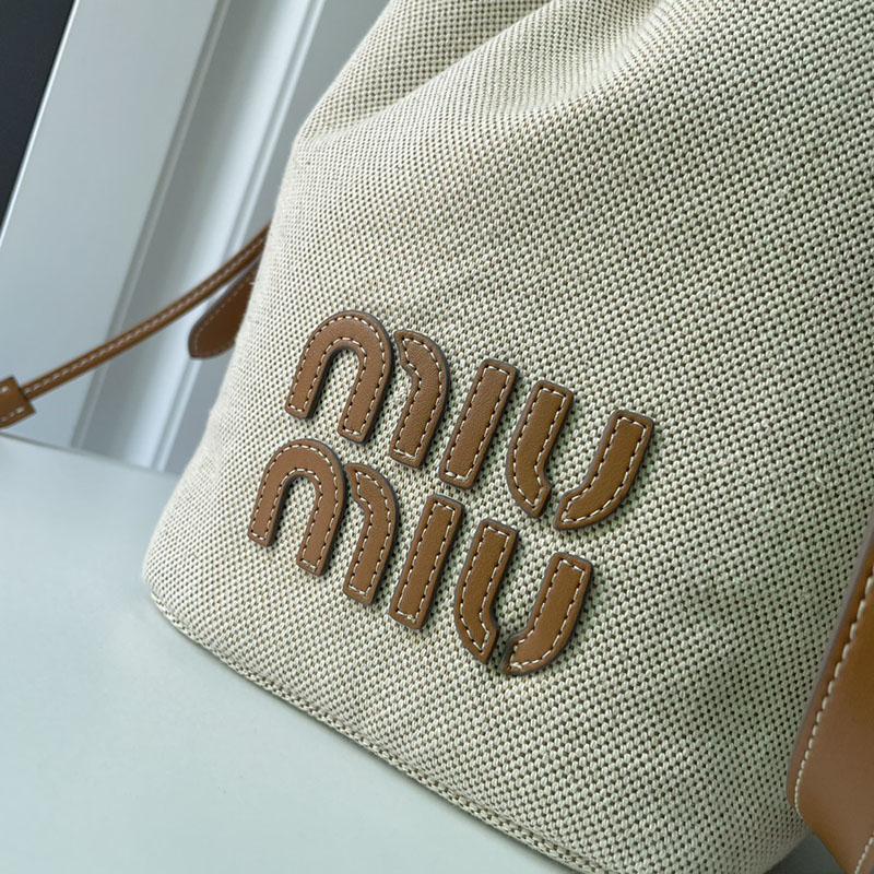 N品 MiuMiu ミュウミュウ デニムxレザー バケットバッグ 5BE089_2CRR_F0354_V_OLO ベージュ/ブラウン ゴールド金具 激安優良店 - 画像 (7)