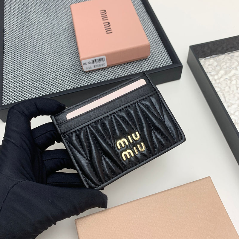 最高級MiuMiuスーパーコピー ミュウミュウカードケースコピー マテラッセレザー カードケース ブラック 5MC076_2FPP_F0002 レディース 人気 - 画像 (9)