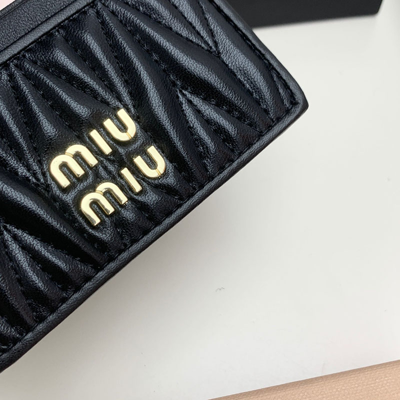 最高級MiuMiuスーパーコピー ミュウミュウカードケースコピー マテラッセレザー カードケース ブラック 5MC076_2FPP_F0002 レディース 人気 - 画像 (4)
