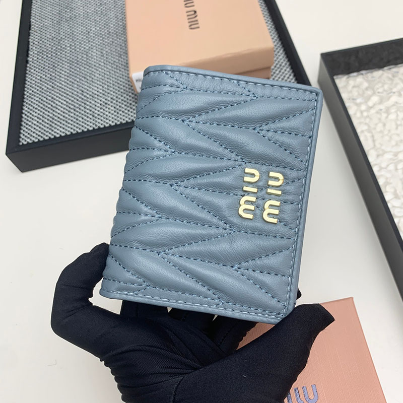 最高級MiuMiuスーパーコピー ミュウミュウ財布コピー マテラッセレザー 折り財布 ライトブルー 5MV204_2FPP_F0637 二つ折り財布 人気 - 画像 (8)