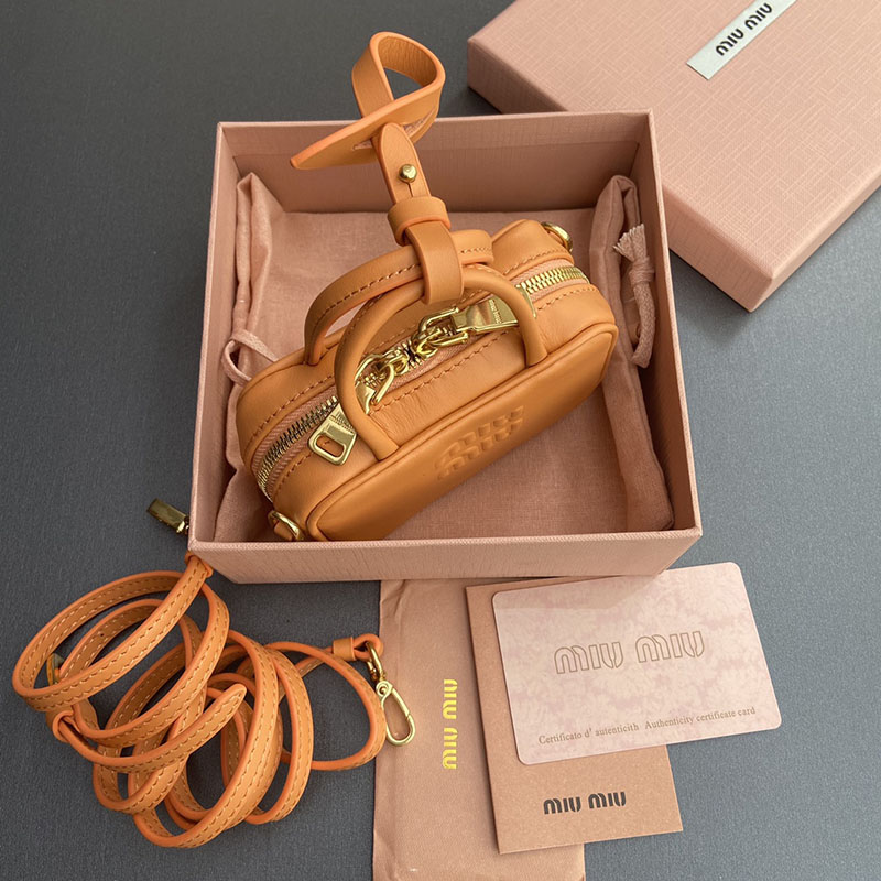 最高級MiuMiuスーパーコピー ミュウミュウバッグコピー レザー マイクロバッグ イエロー 5NR036_2F8W_F065Y レザー ゴールド金具 - 画像 (8)