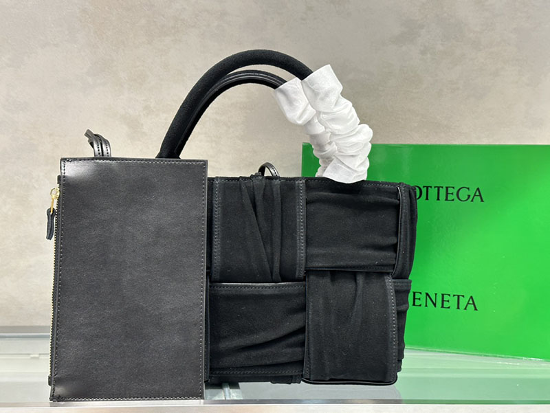 N品 Bottega Veneta ボッテガ・ヴェネタ ミニ アルコ トートバッグ 2024新作 ブラック 729043VCQC28425 カーフスキン シルバー金具 激安優良店 - 画像 (5)