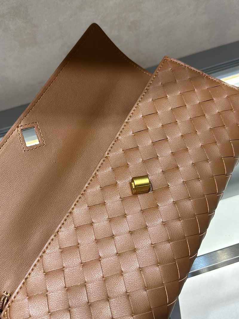N品 Bottega Veneta ボッテガ・ヴェネタ アンディアーモ クラッチバッグ キャラメル 741511VCPP39830 ラムスキン、カーフ ゴールド金具 激安優良店 - 画像 (3)