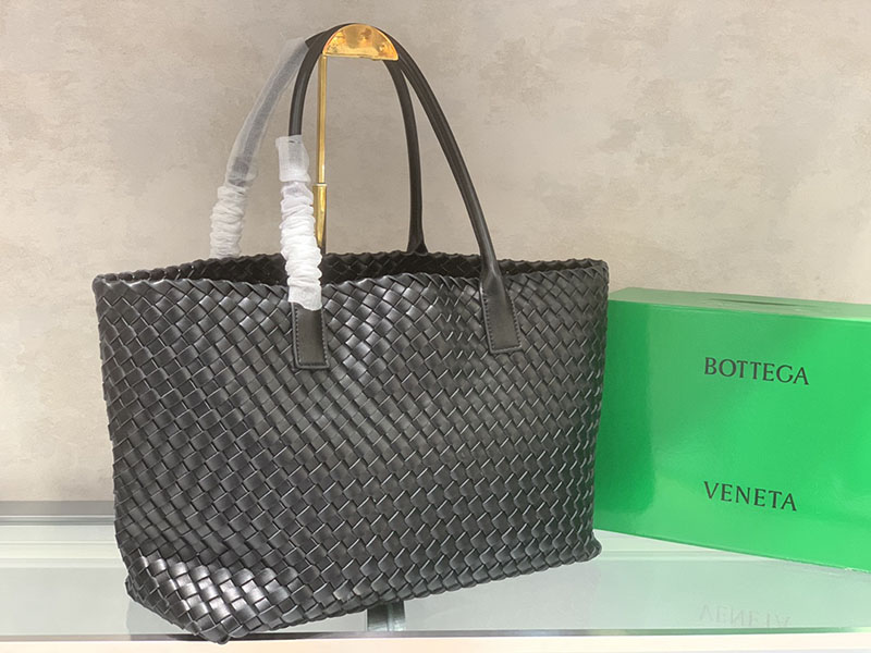 N品 Bottega Veneta ボッテガ・ヴェネタ トートバッグGM 人気 ブラック 608811V91311019 ラムスキン ゴールド金具 激安優良店 - 画像 (8)
