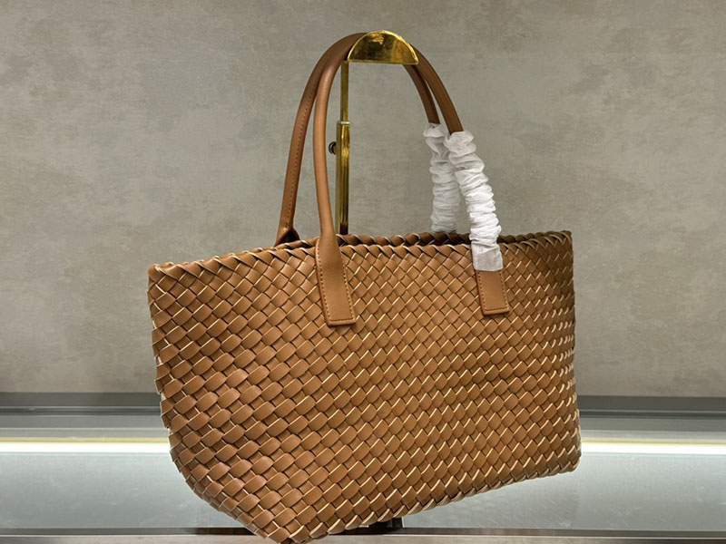 N品 Bottega Veneta ボッテガ・ヴェネタ トートバッグMM 人気 キャラメル 598511V91319830 ラムスキン ゴールド金具 激安優良店 - 画像 (5)