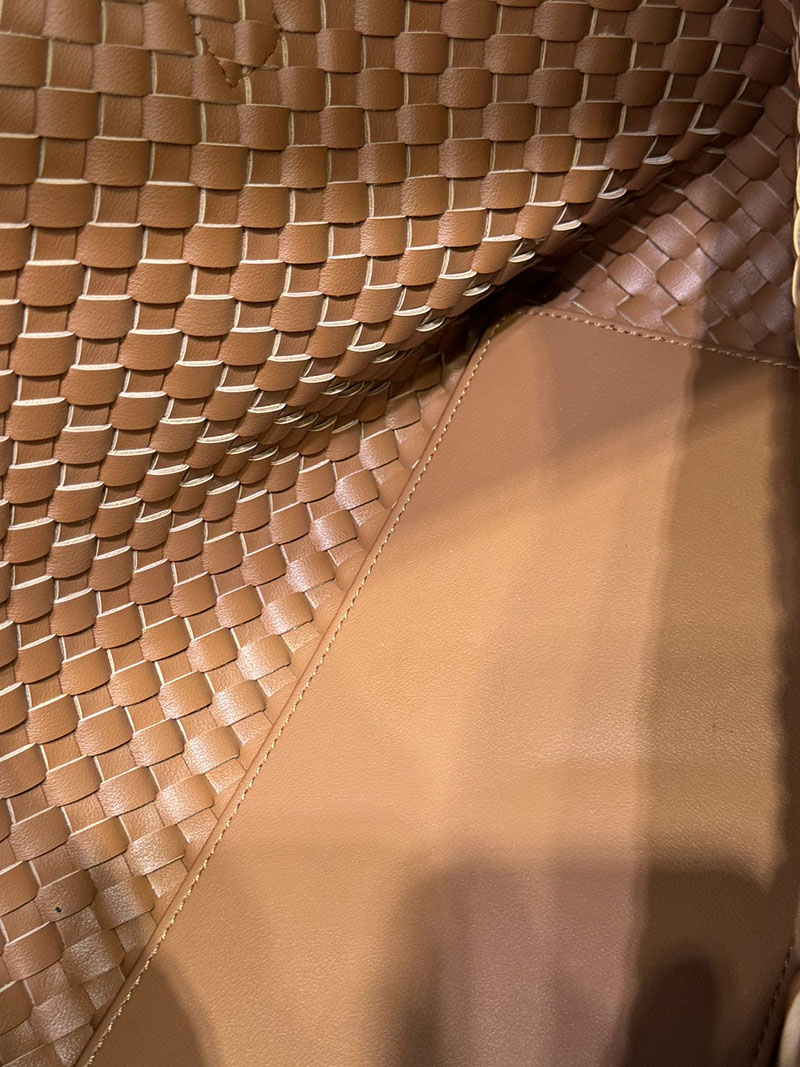 N品 Bottega Veneta ボッテガ・ヴェネタ トートバッグMM 人気 キャラメル 598511V91319830 ラムスキン ゴールド金具 激安優良店 - 画像 (2)