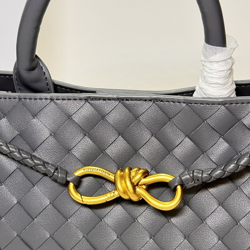 N品 Bottega Veneta ボッテガ・ヴェネタ スモール アンディアーモ スペース 766014VCPP18837 ラムスキン ゴールド金具 激安優良店 - 画像 (3)
