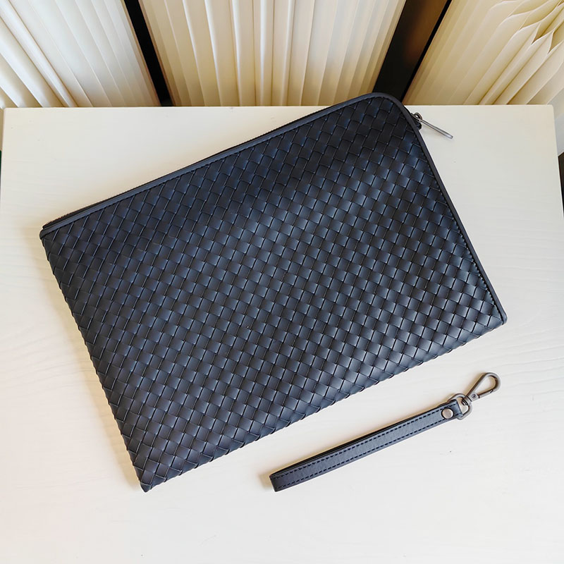 N品 Bottega Veneta ボッテガ・ヴェネタ ミディアム ポーチ スペース スペース 732638V2E418837 カーフスキン シルバー金具 激安優良店 - 画像 (9)