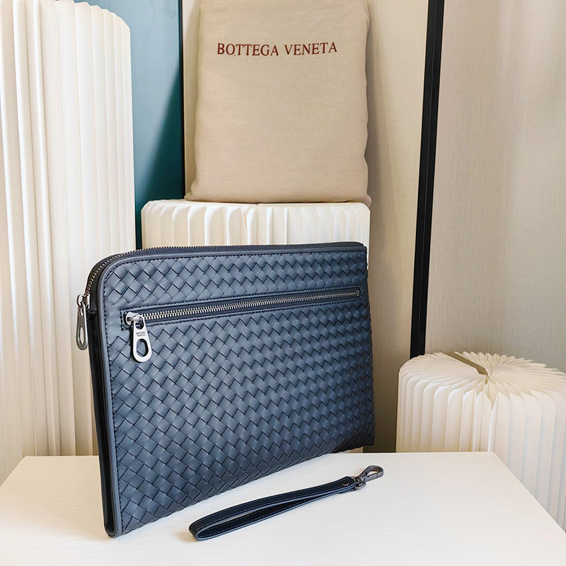 N品 Bottega Veneta ボッテガ・ヴェネタ ミディアム ポーチ スペース スペース 732638V2E418837 カーフスキン シルバー金具 激安優良店 - 画像 (7)