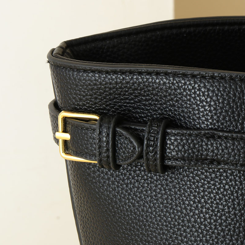N品 セリーヌ バッグ 人気 ランキング CELINE トートバッグ 人気 ミディアム カバ アナイス キュイル トリオンフ 116853ENY.38NO ブラック ゴールド金具 - 画像 (6)