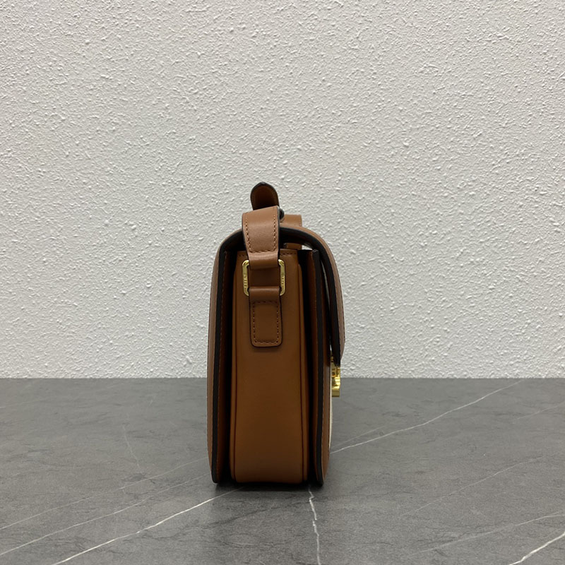 N品 セリーヌ バッグ 人気 ランキング CELINE ショルダーバッグ 人気 クラシック トリオンフ バッグ 191242EGC.02NT ナチュラル/タン ゴールド金具 - 画像 (5)
