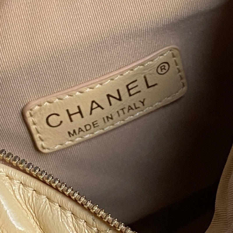 最高級シャネルスーパーコピー シャネルバッグコピー シャネル シャイニーラムスキン カメラバッグ 定価 ベージュ AS5220 カーフスキン シャンパンゴールド金具 2410932 - 画像 (2)