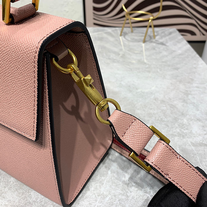 N品 ヴァレンティノ バッグ 人気 VALENTINO ブランドバッグ 人気ランキング ガラヴァーニ Vスリング 2412205 ウォーターライラック ゴールド金具 - 画像 (6)