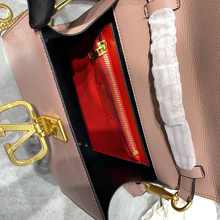 N品 ヴァレンティノ バッグ 人気 VALENTINO ブランドバッグ 人気ランキング ガラヴァーニ Vスリング 2412205 ウォーターライラック ゴールド金具 - 画像 (3)