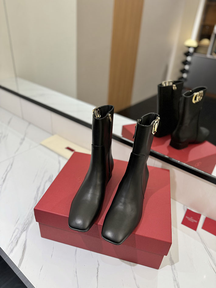 最高級ヴァレンティノスーパーコピー靴 ヴァレンティノブーツコピー VALENTINO ミドルブーツ レディース 歩きやすい 2412310 ブラック - 画像 (8)