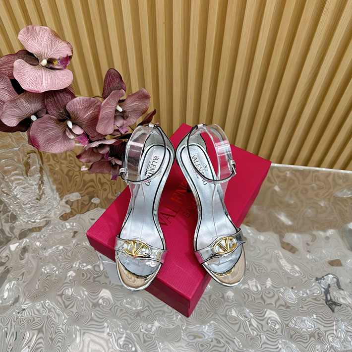 最高級ヴァレンティノスーパーコピー靴 ヴァレンティノサンダルコピー VALENTINO ローヒール レディース サンダル 2412438 シルバー - 画像 (7)