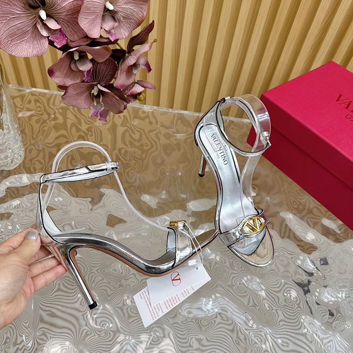 最高級ヴァレンティノスーパーコピー靴 ヴァレンティノサンダルコピー VALENTINO ローヒール レディース サンダル 2412438 シルバー - 画像 (2)