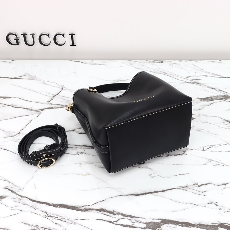 バケットバッグ ショルダー グッチ GGエンブレム ミニ バケットバッグ 815118 AAEC2 1000 ブラック ゴールド金具 - 画像 (4)