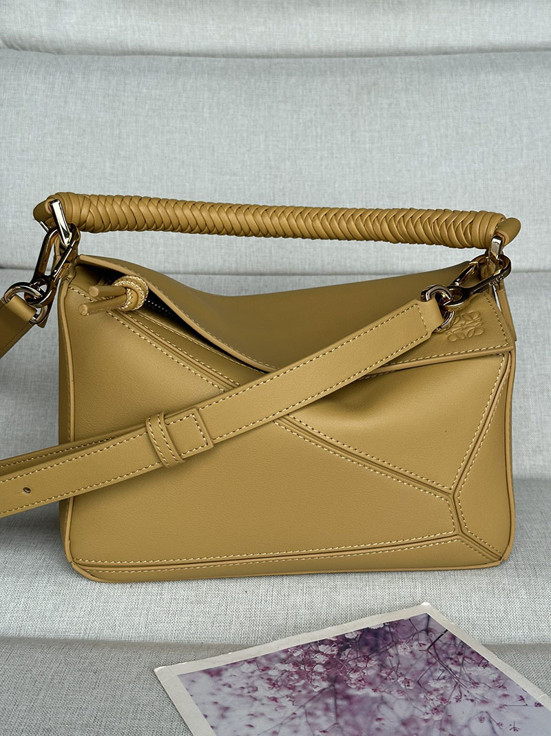 ロエベ 使いやすいバッグ LOEWE パズル/パズルバッグ-スモール A510S21XAE-6715 サハラ ゴールド金具 - 画像 (9)