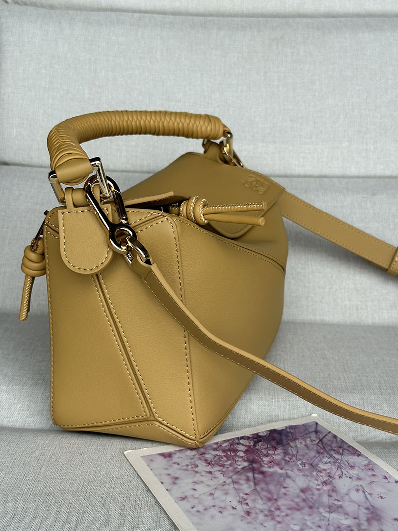 ロエベ 使いやすいバッグ LOEWE パズル/パズルバッグ-スモール A510S21XAE-6715 サハラ ゴールド金具 - 画像 (8)