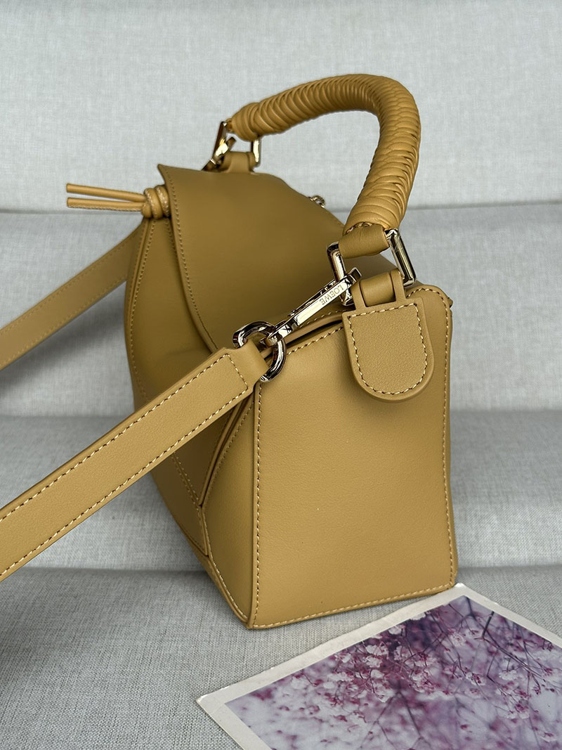 ロエベ 使いやすいバッグ LOEWE パズル/パズルバッグ-スモール A510S21XAE-6715 サハラ ゴールド金具 - 画像 (5)