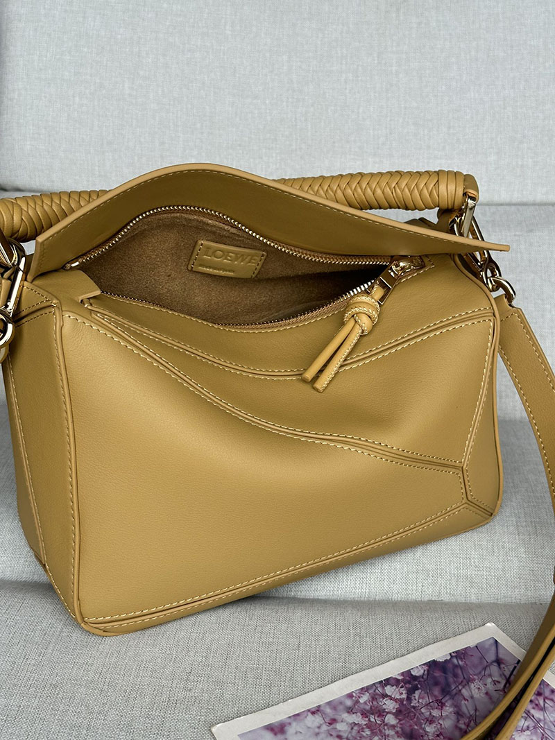 ロエベ 使いやすいバッグ LOEWE パズル/パズルバッグ-スモール A510S21XAE-6715 サハラ ゴールド金具 - 画像 (3)