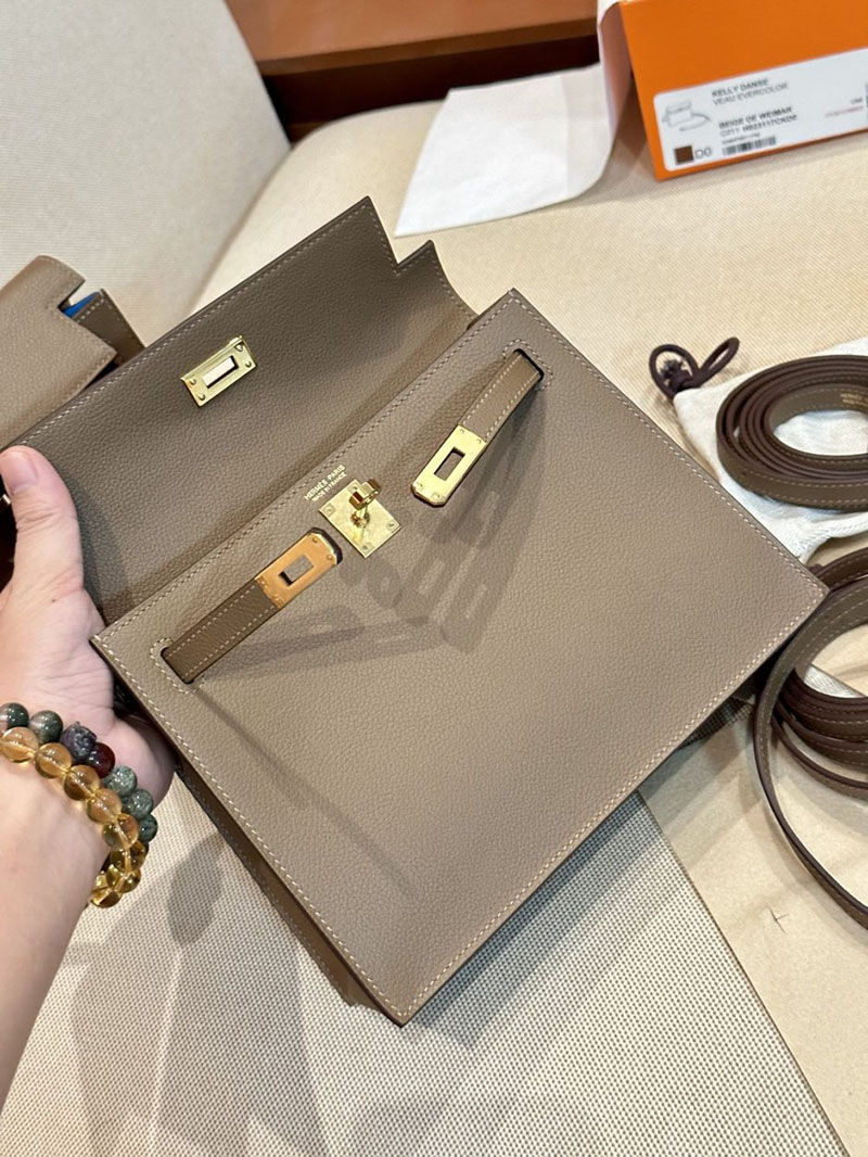エルメスケリーリュック HERMES エルメス ケリーダンス2 ベージュドゥワイマール エバーカラー ゴールド金具 2412924 - 画像 (3)