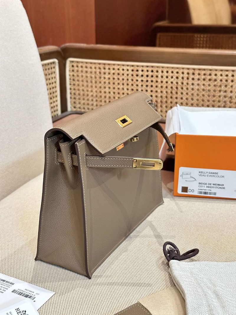 エルメスケリーリュック HERMES エルメス ケリーダンス2 ベージュドゥワイマール エバーカラー ゴールド金具 2412924 - 画像 (2)