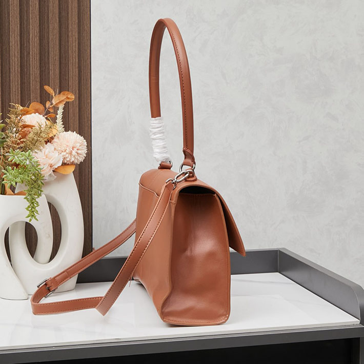 最高級 バレンシアガバッグコピー HOURGLASS スモール バッグ 5935461QJ4M2630 キャメル シルバー金具 バレンシアガ風 バッグ 本革 - 画像 (9)
