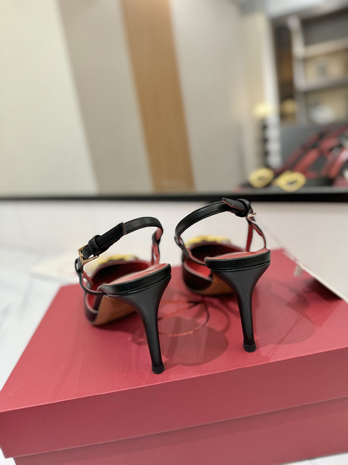 最高級ヴァレンティノスーパーコピー ヴァレンティノサンダルコピー VALENTINO 靴 2517332 ブラック/レッド チャンキーヒール サンダル ブランド - 画像 (2)