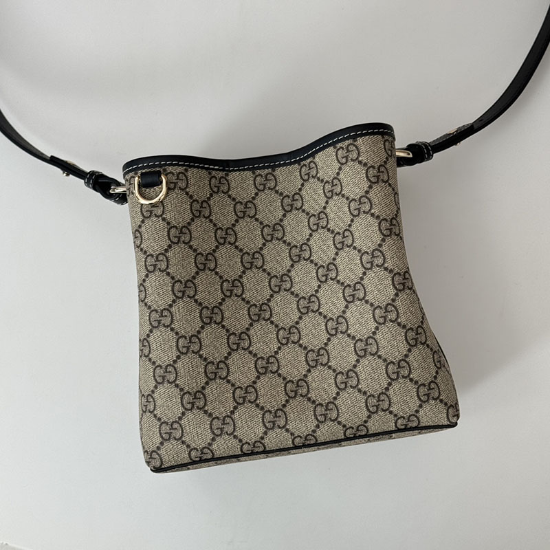 グッチ バッグ 未使用品 GUCCI GGエンブレム ミニ バケットバッグ 815118 FAD6L 9741 ベージュ/ブラック ミニショルダーバッグ 芸能人 - 画像 (6)