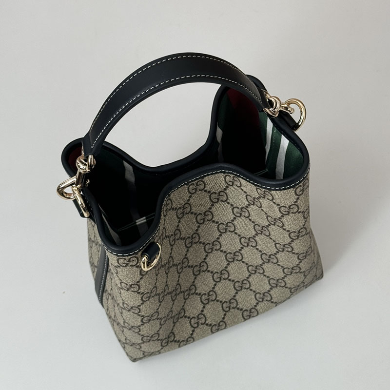 グッチ バッグ 未使用品 GUCCI GGエンブレム ミニ バケットバッグ 815118 FAD6L 9741 ベージュ/ブラック ミニショルダーバッグ 芸能人 - 画像 (4)