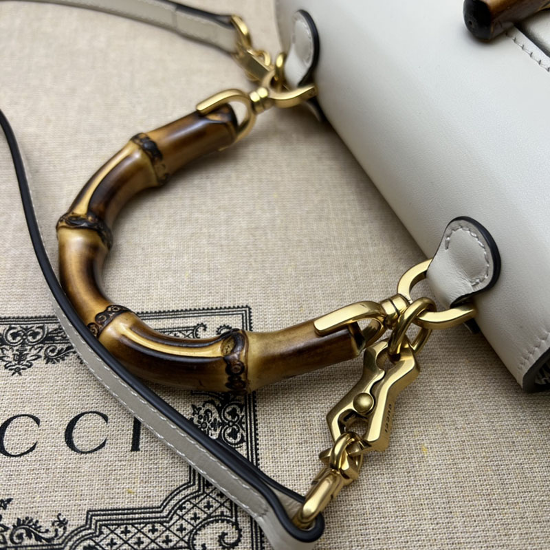 グッチ バッグ 未使用品 GUCCI バンブー 1947 ミニ トップハンドルバッグ 686864 10ODT 8454 ホワイト ハイ ブランド 一覧 - 画像 (3)